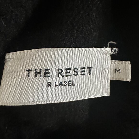 THE RESET MAGIC MOCK NECK SWEATER MEDIUM - Picture 3 of 4